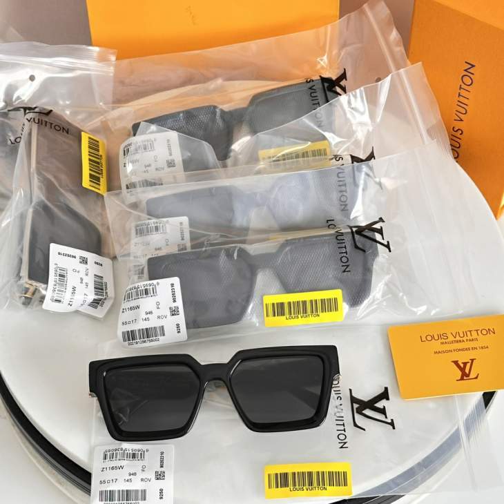 Picture of Louis Vuitton Sunglasses _SKUfw75841805fw
